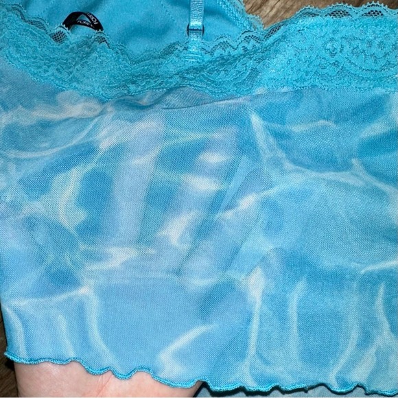 SOLD 💕NWT Forever 21+ Water Print Lace Trim Cami - Picture 11 of 12